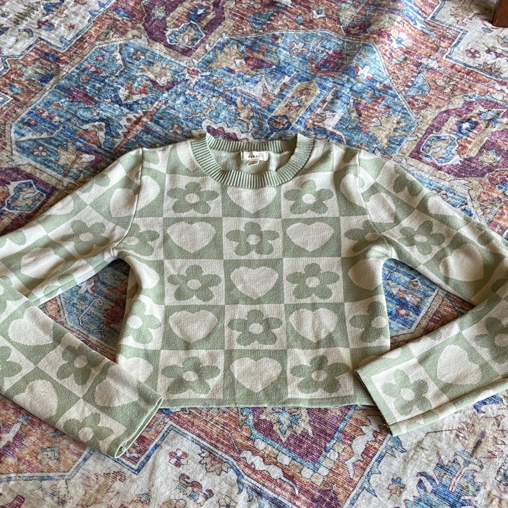 Debut Green and Cream Patterned Cropped Sweater